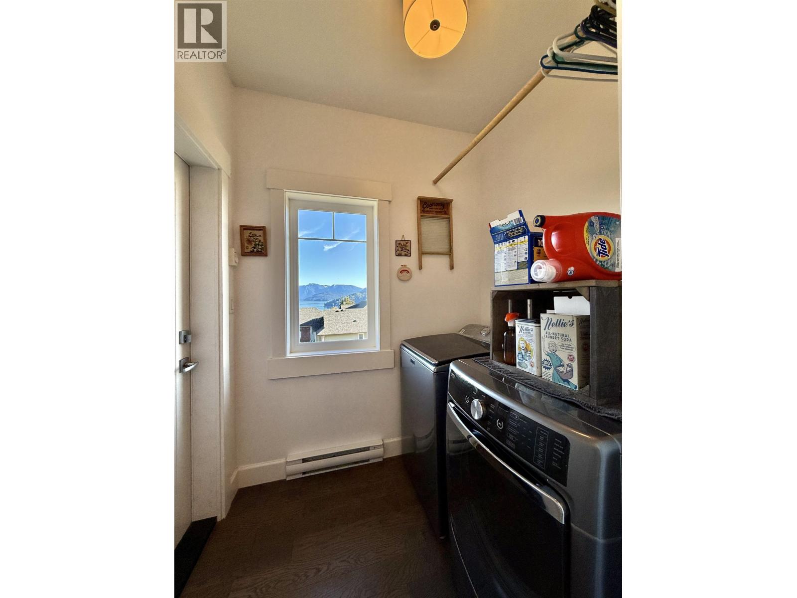 605 Woodland Avenue, Gibsons, British Columbia  V0N 1V1 - Photo 17 - R3083397