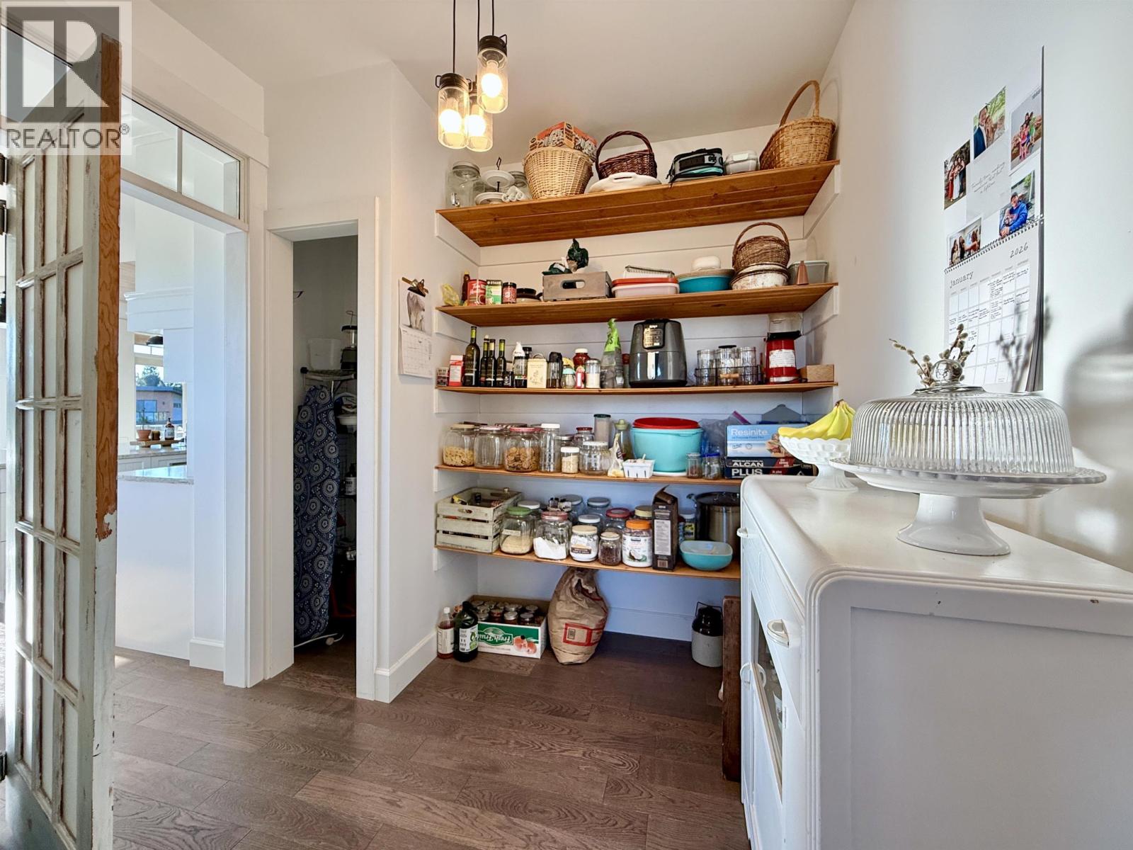 605 Woodland Avenue, Gibsons, British Columbia  V0N 1V1 - Photo 9 - R3083397