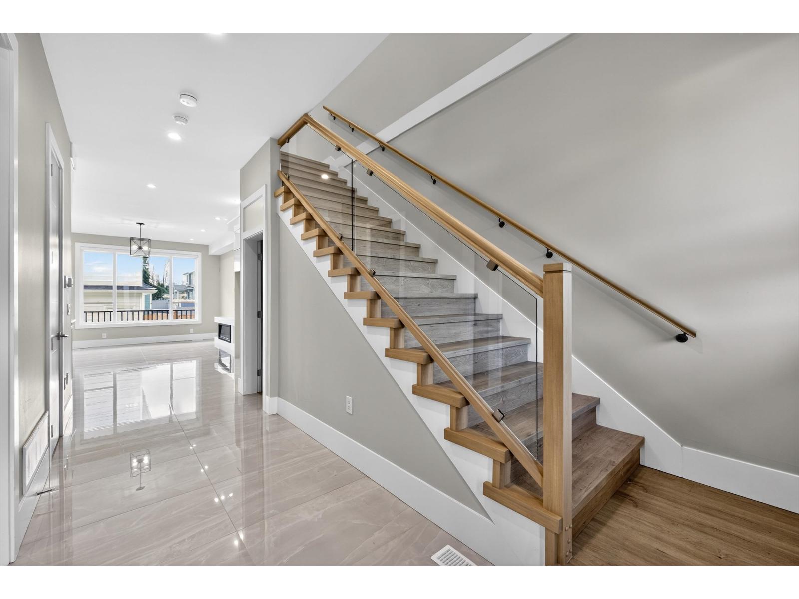 17116 1 Avenue, Surrey, British Columbia  V3Z 9R2 - Photo 2 - R3082576