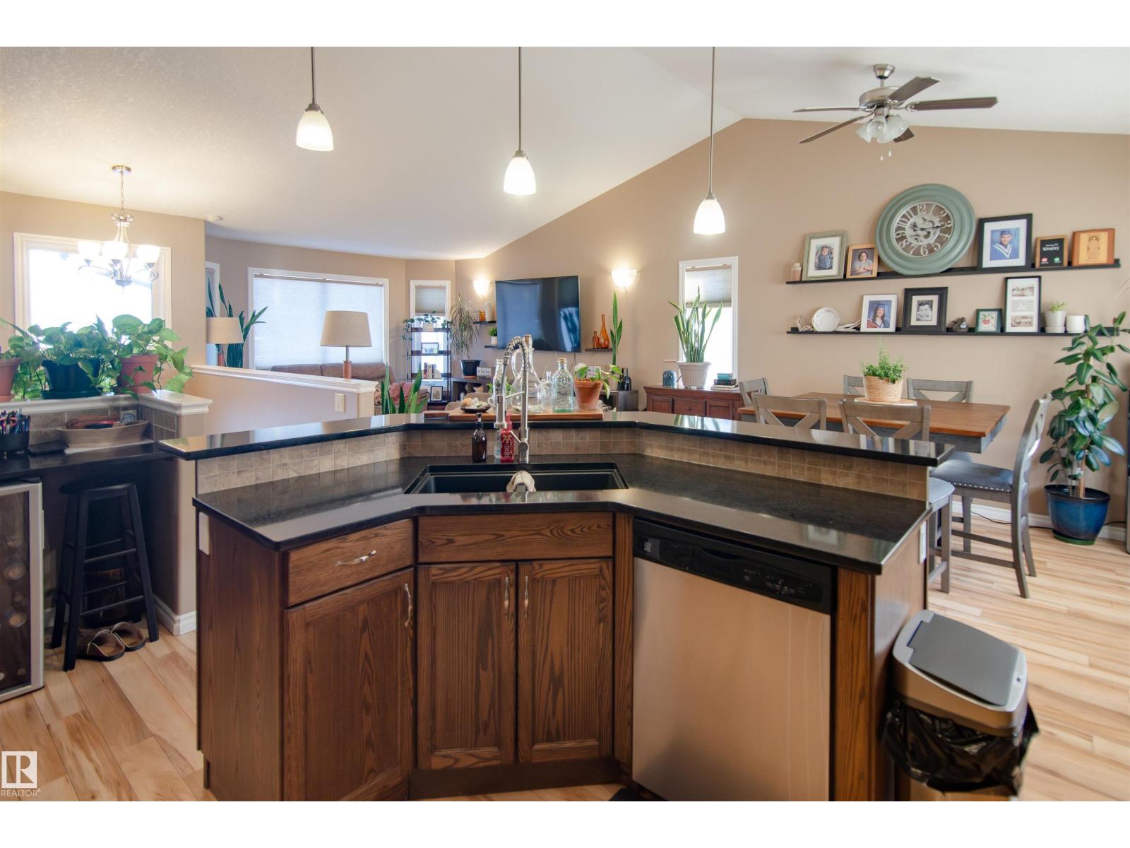 3706 45 Av, Bonnyville Town, Alberta  T9N 0A8 - Photo 10 - E4471120