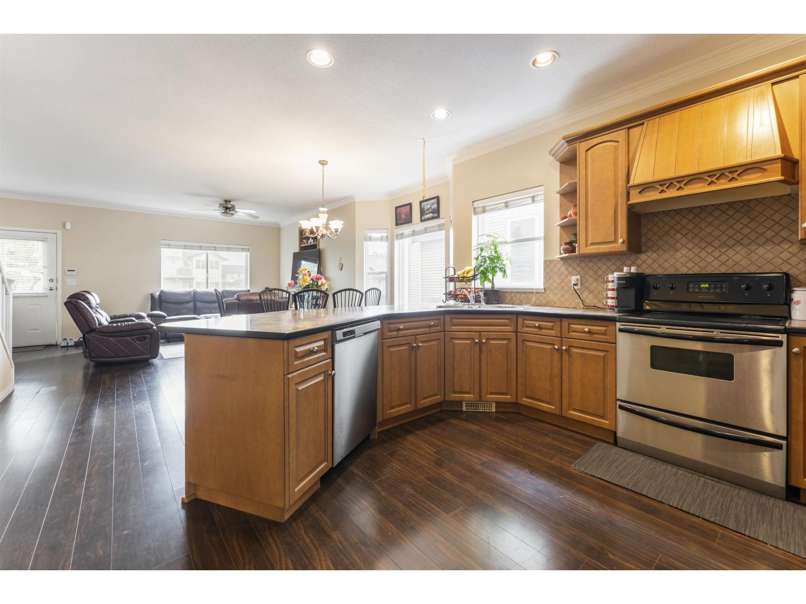 34636 7th Avenue, Abbotsford, British Columbia  V2S 8C4 - Photo 8 - R3083171