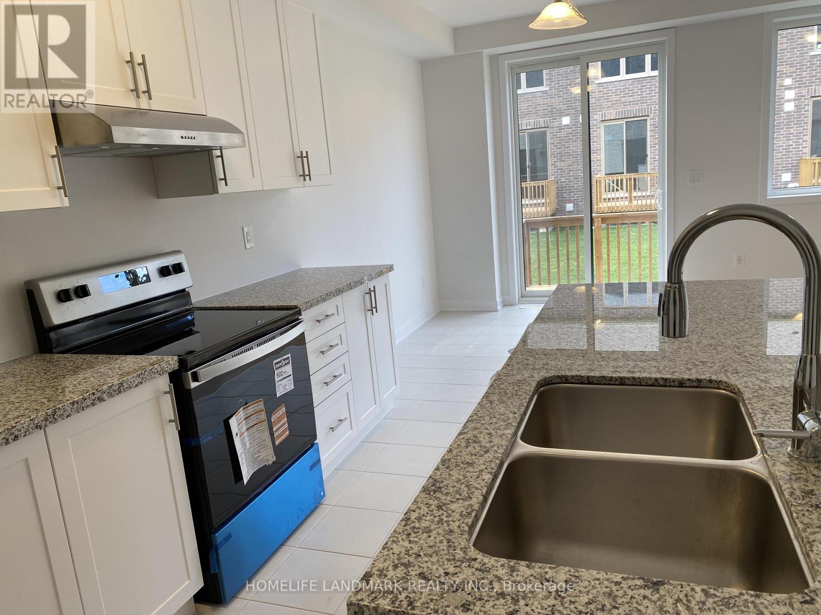 36 John Canning Way E, Markham, Ontario  L3R 3X3 - Photo 7 - N12731028