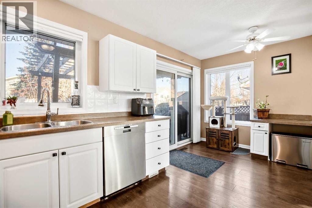 830 Westmount Drive, Strathmore, Alberta  T1P 1A9 - Photo 9 - A2281201