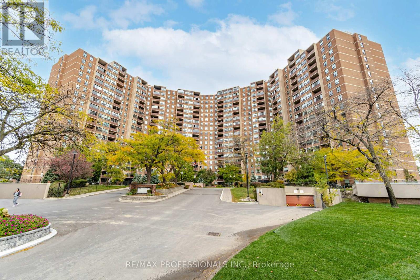 1907 - 714 THE WEST MALL, Toronto, Ontario