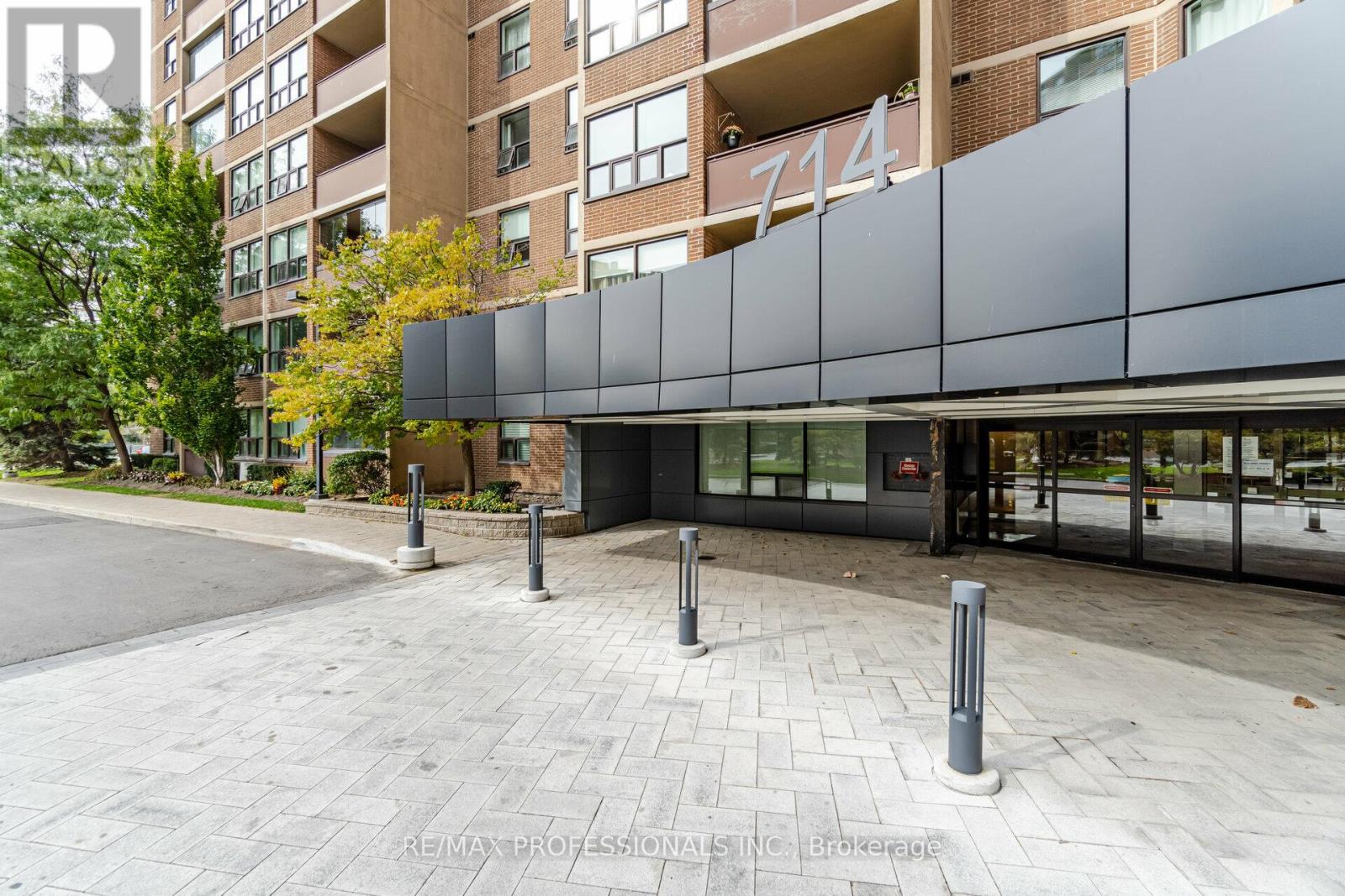 1907 - 714 The West Mall, Toronto, Ontario  M9X 4C1 - Photo 2 - W12731046