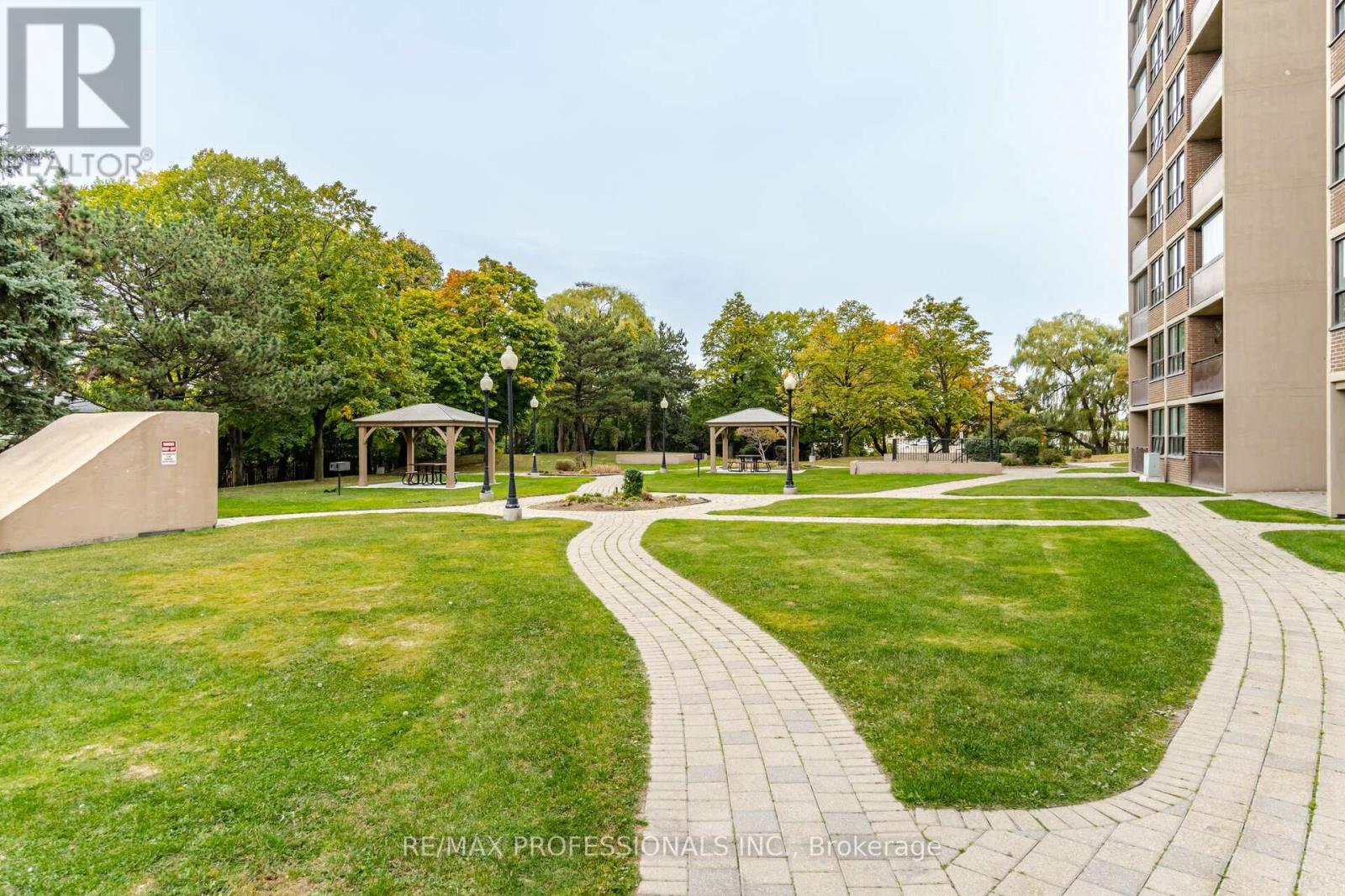 1907 - 714 The West Mall, Toronto, Ontario  M9X 4C1 - Photo 8 - W12731046