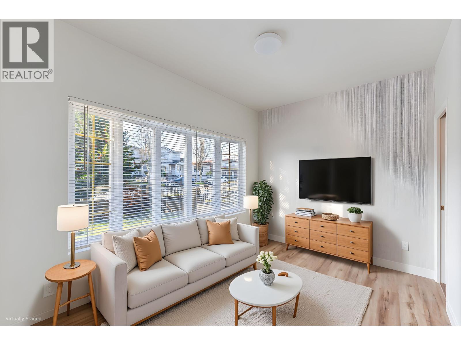 6586 Nanaimo Street, Vancouver, British Columbia  V5P 4L2 - Photo 3 - R3082993