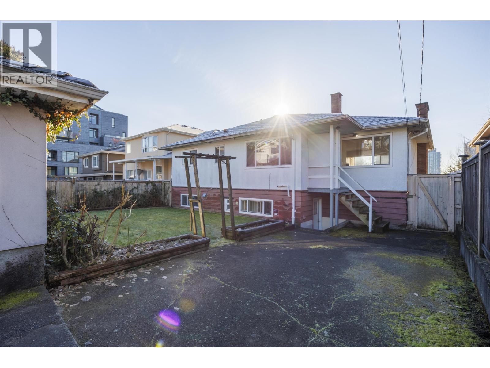 535 W 62nd Avenue, Vancouver, British Columbia  V6P 2C8 - Photo 11 - R3083376