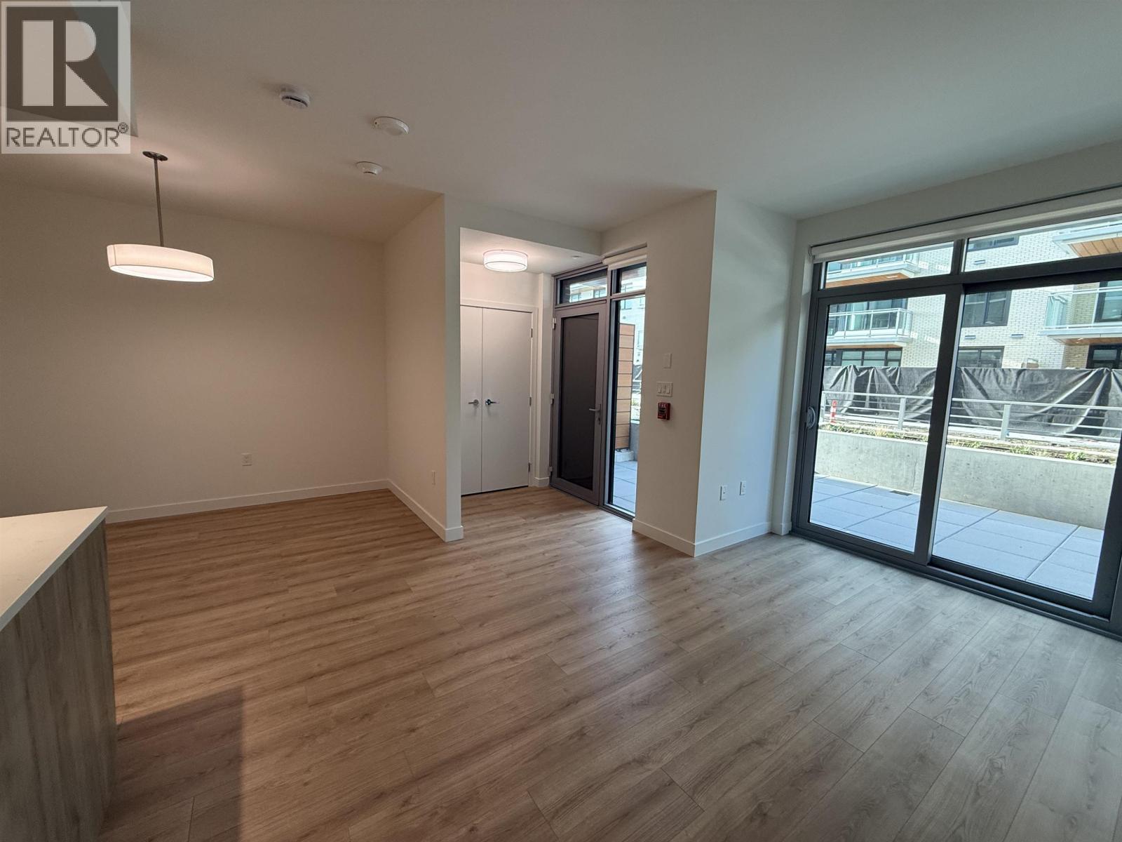 117 755 Harbourside Drive, North Vancouver, British Columbia  V7P 0G1 - Photo 4 - R3082812