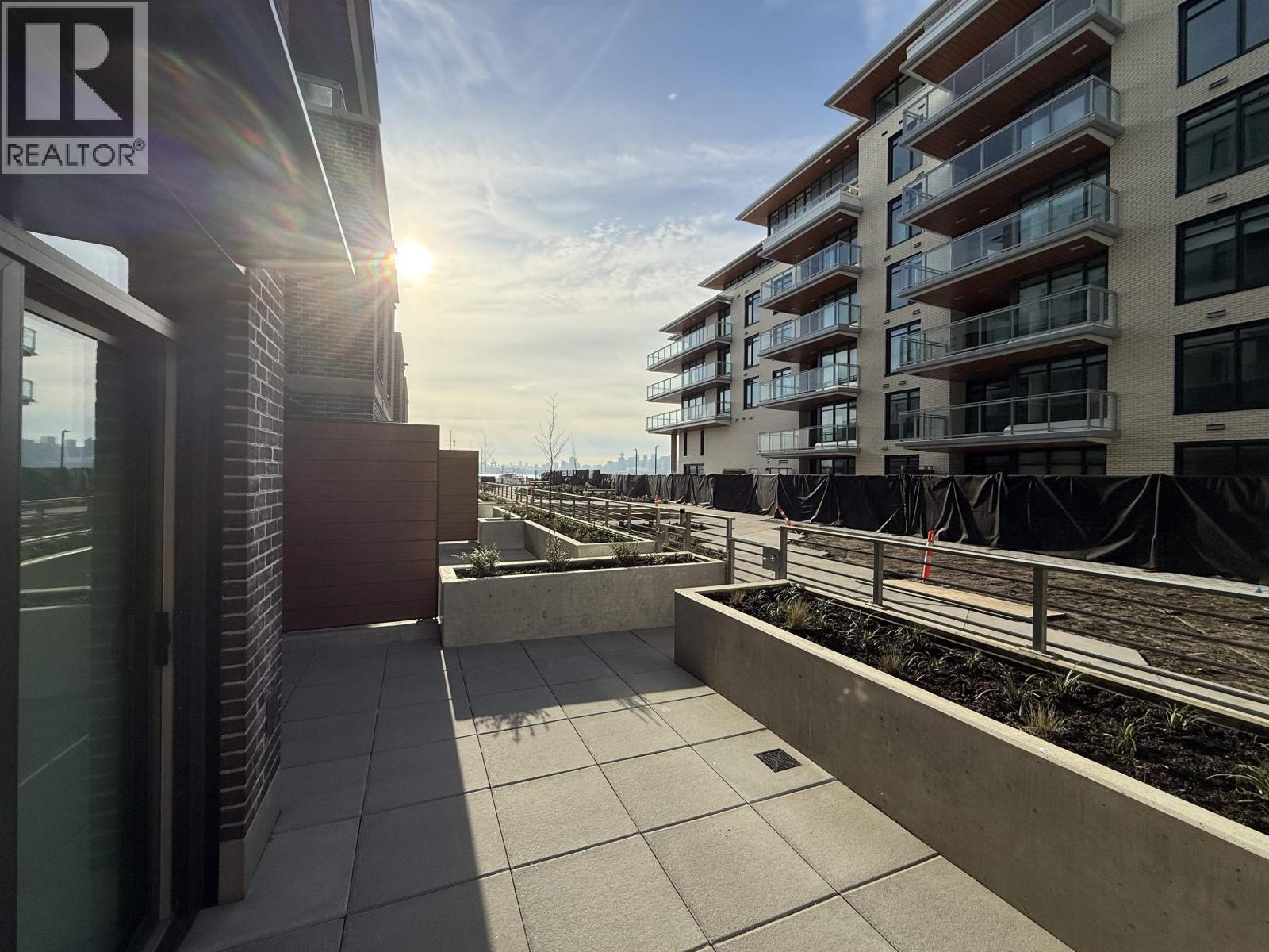 117 755 Harbourside Drive, North Vancouver, British Columbia  V7P 0G1 - Photo 3 - R3082812