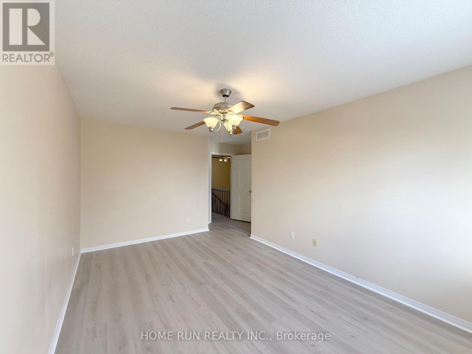 95 Hemlo Crescent, Ottawa, Ontario K2T 1E1 - Photo 19 - X12731096