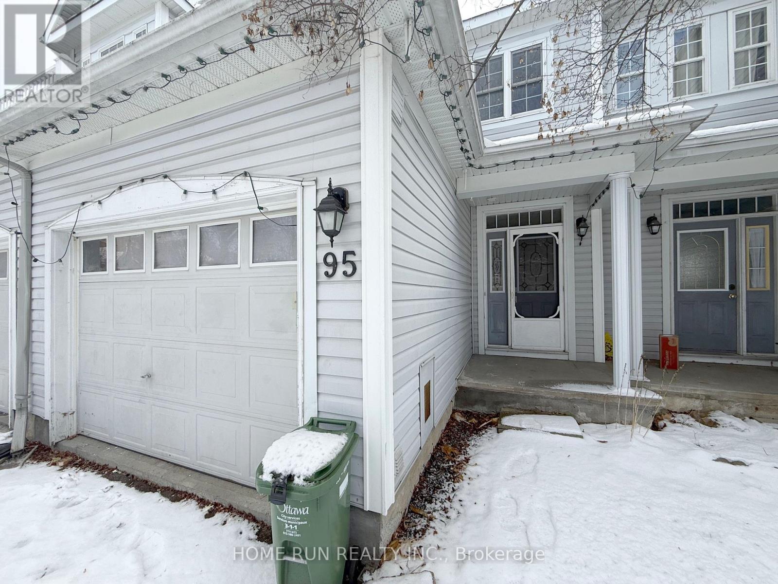 95 Hemlo Crescent, Ottawa, Ontario K2T 1E1 - Photo 2 - X12731096