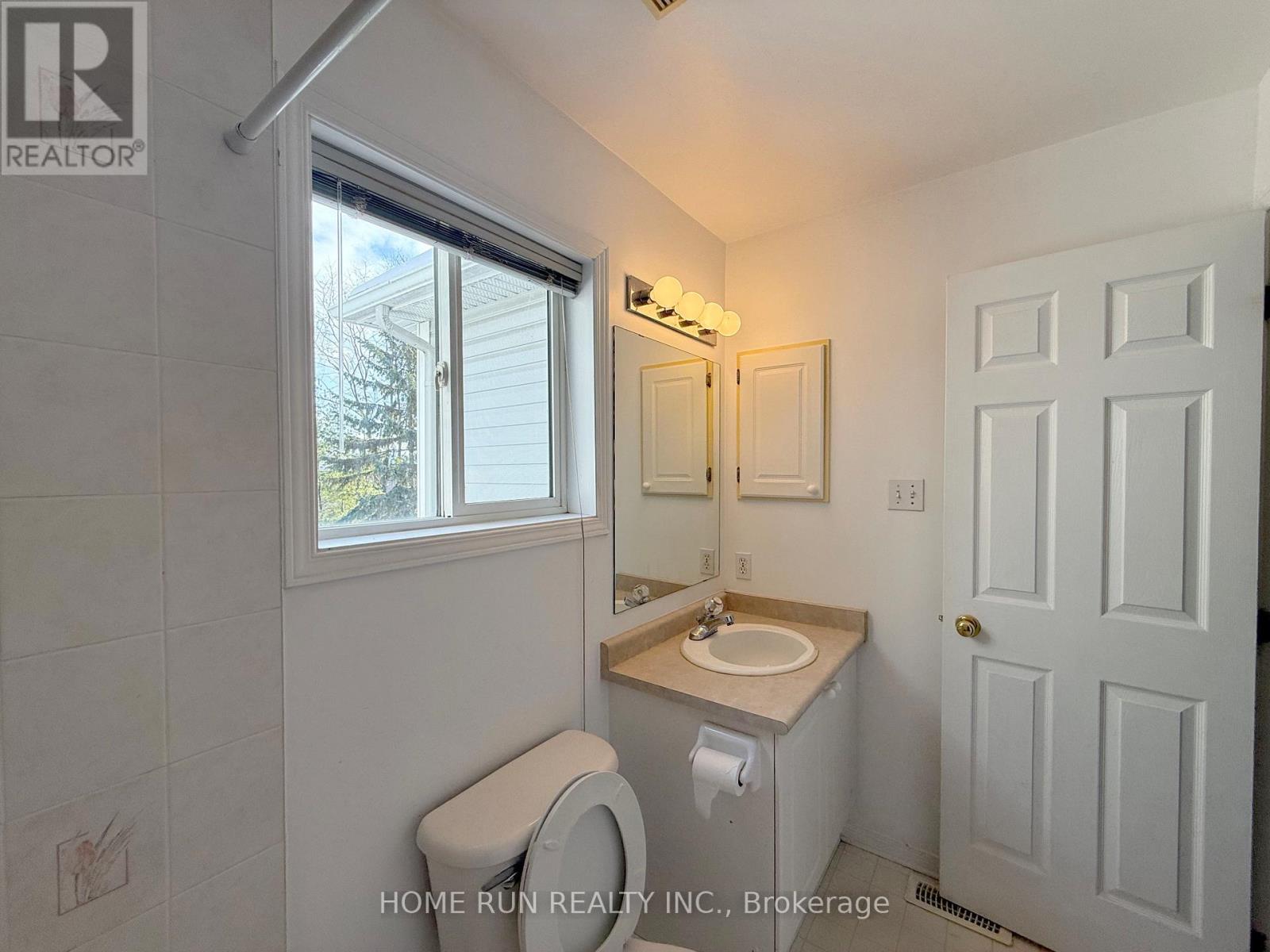 95 Hemlo Crescent, Ottawa, Ontario K2T 1E1 - Photo 21 - X12731096