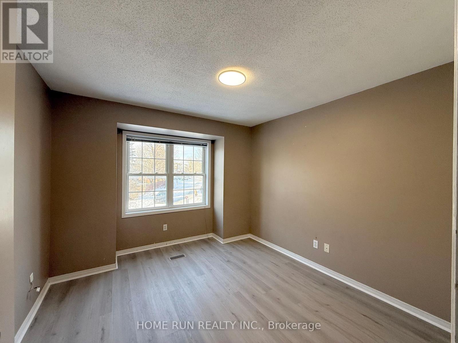 95 Hemlo Crescent, Ottawa, Ontario K2T 1E1 - Photo 24 - X12731096