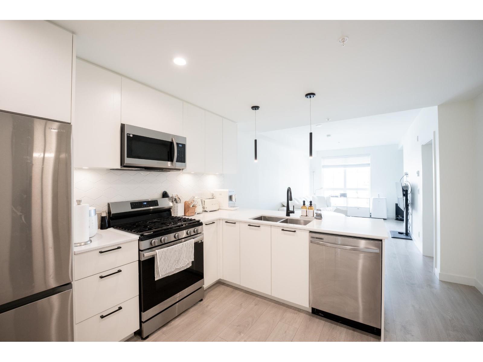 302 8380 200A STREET, Langley, British Columbia