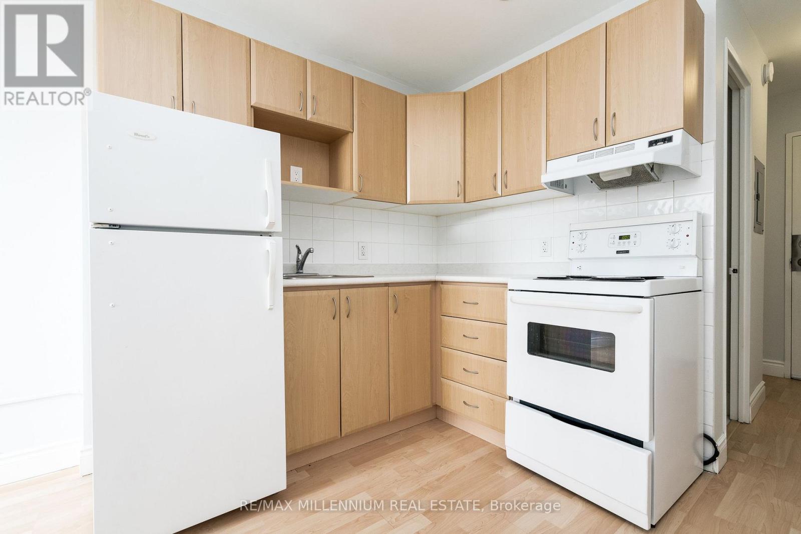 667 - 798 Richmond Street, Toronto, Ontario  M6J 3N8 - Photo 3 - C12731132