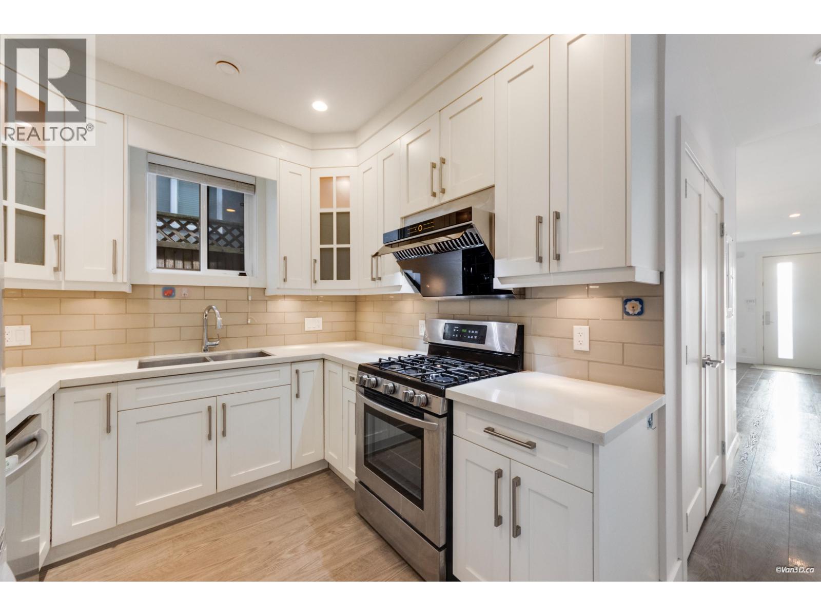 5087 Dominion Street, Burnaby, British Columbia  V5G 1C8 - Photo 10 - R3083299