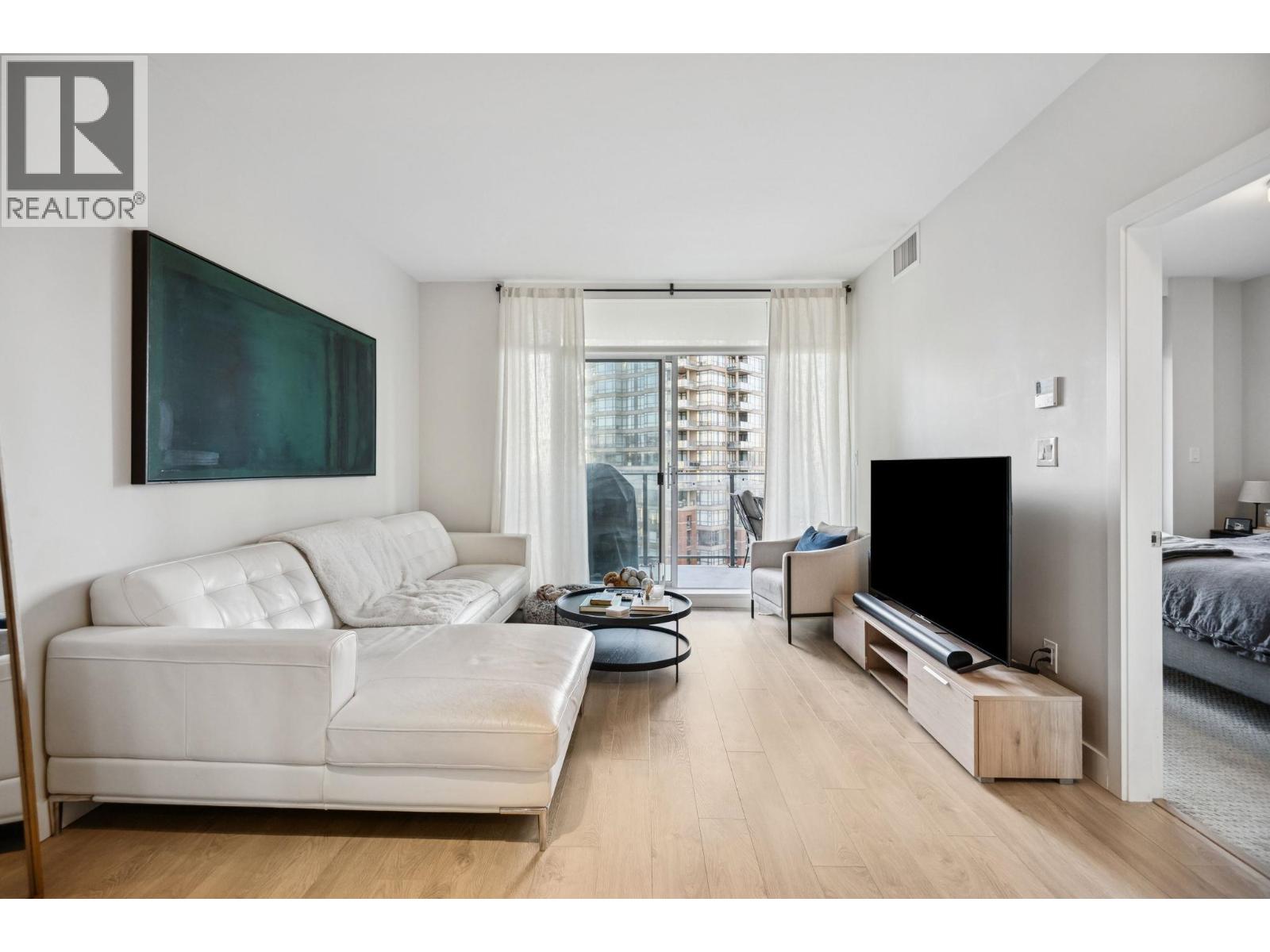 601 1788 Gilmore Avenue, Burnaby, British Columbia  V5C 0L5 - Photo 3 - R3083185