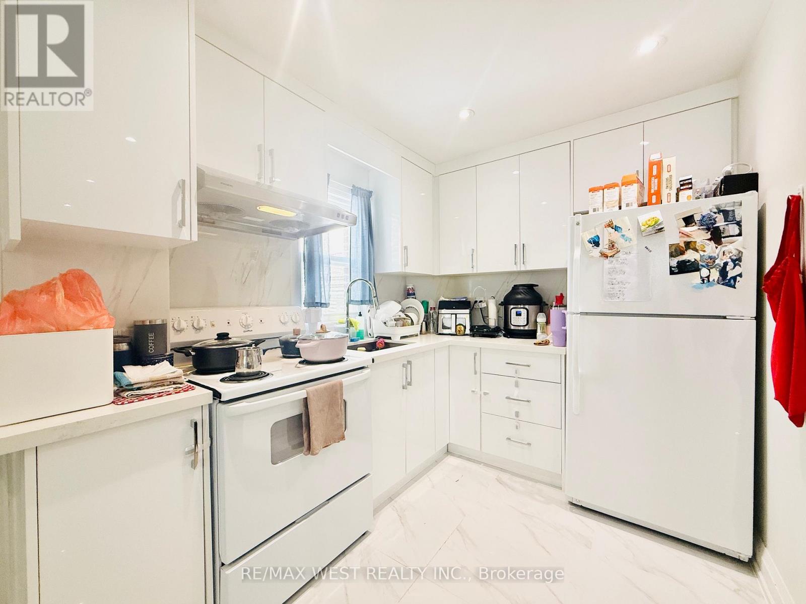 Main - 4 Sutherland Avenue, Toronto, Ontario  M4C 1R8 - Photo 6 - E12731108