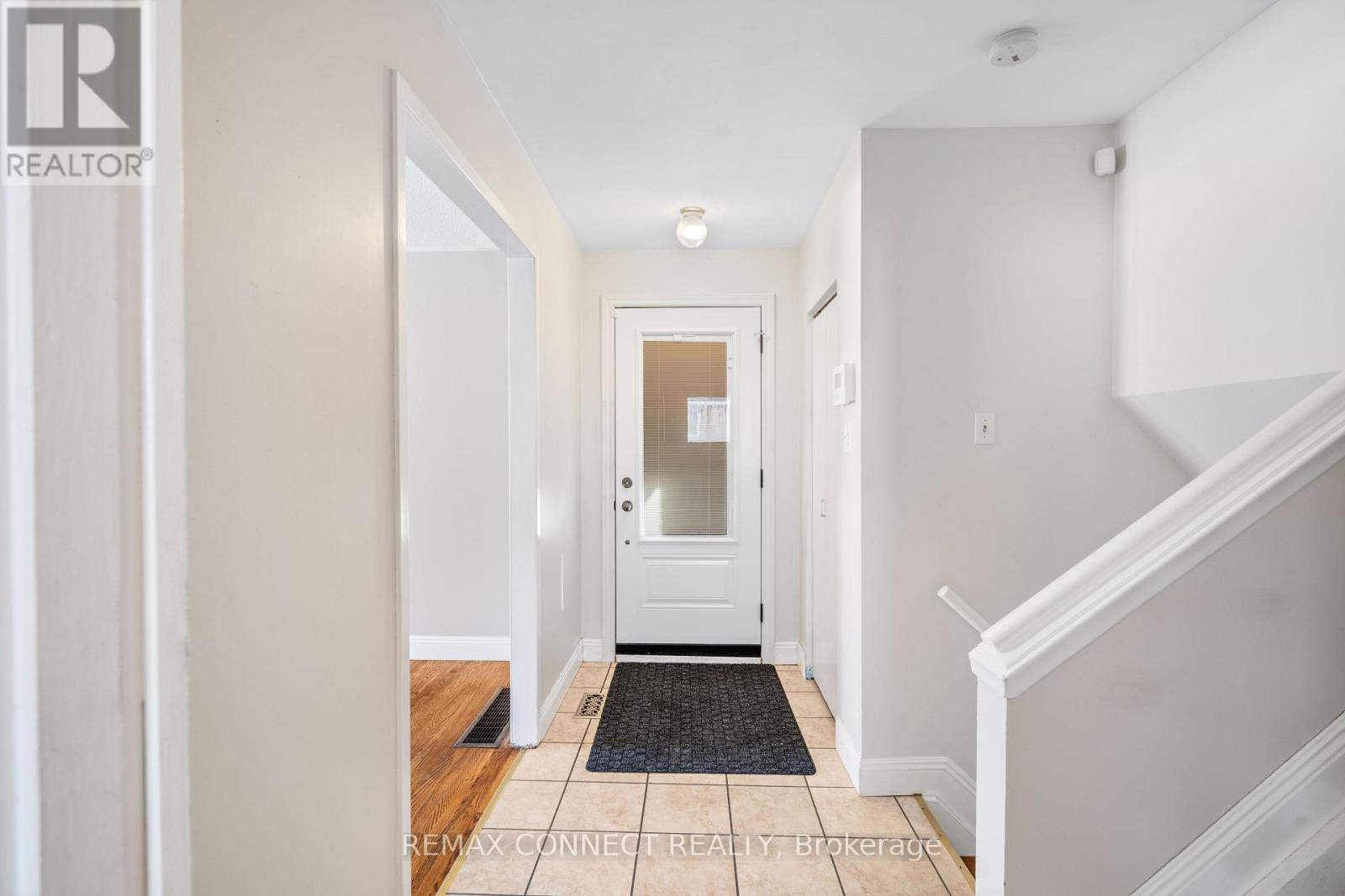 856 Chapleau Drive, Pickering, Ontario  L1W 1P4 - Photo 5 - E12731140