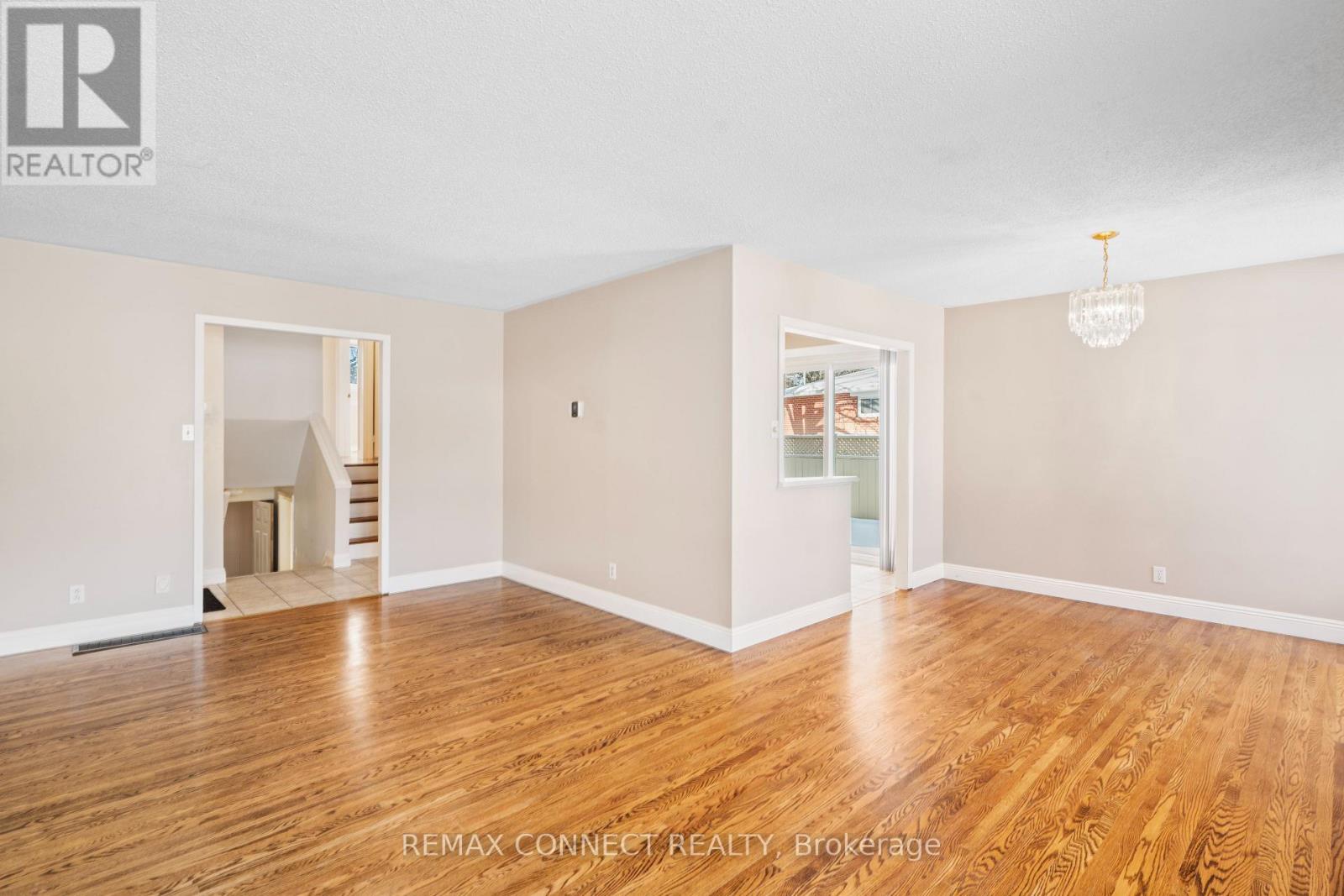 856 Chapleau Drive, Pickering, Ontario  L1W 1P4 - Photo 8 - E12731140