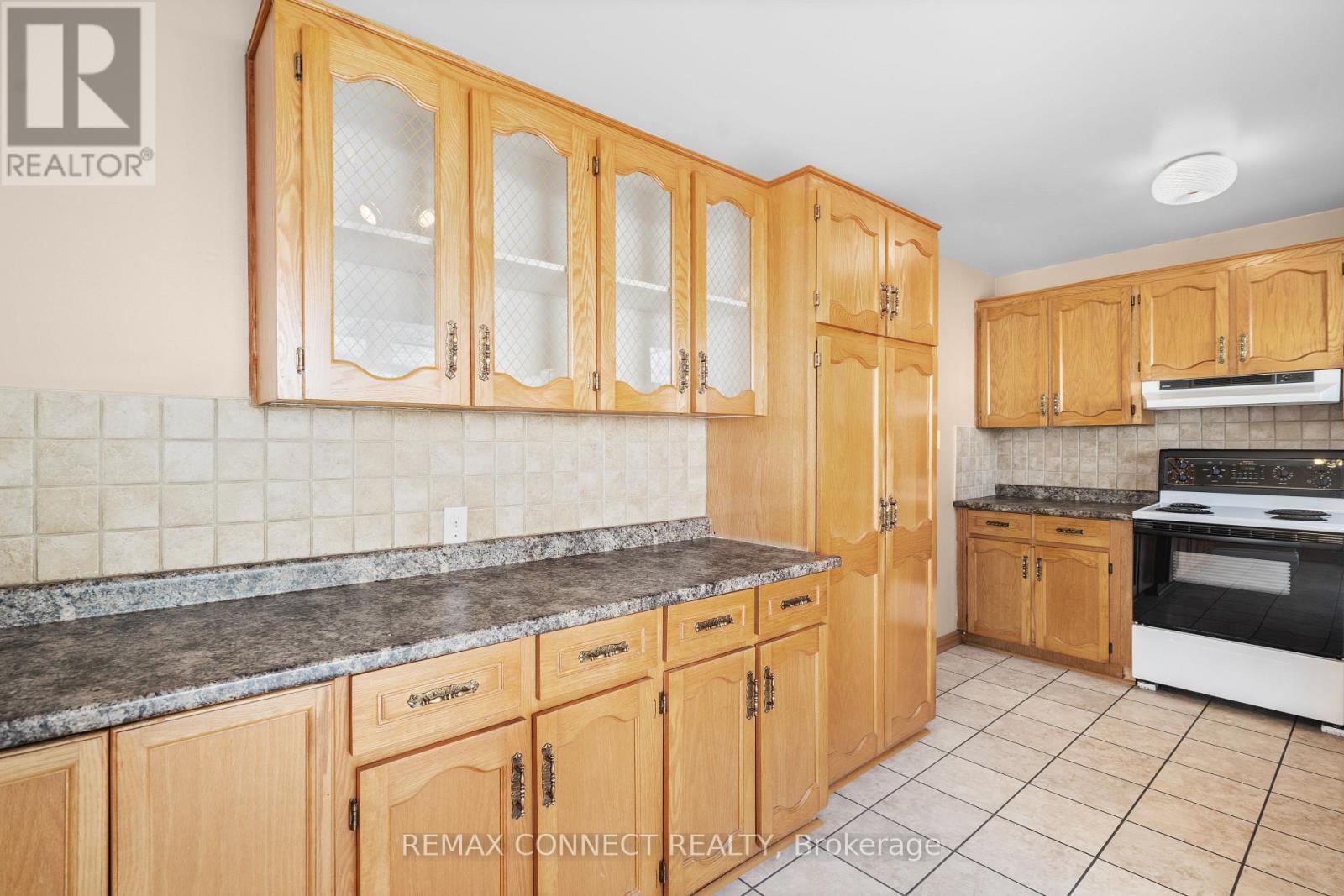 856 Chapleau Drive, Pickering, Ontario  L1W 1P4 - Photo 9 - E12731140