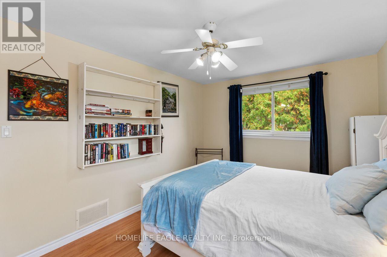 14 Lee Avenue, Bradford West Gwillimbury, Ontario  L3Z 1A9 - Photo 12 - N12731088