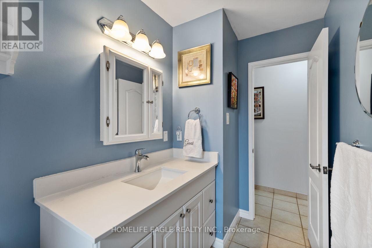 14 Lee Avenue, Bradford West Gwillimbury, Ontario  L3Z 1A9 - Photo 15 - N12731088