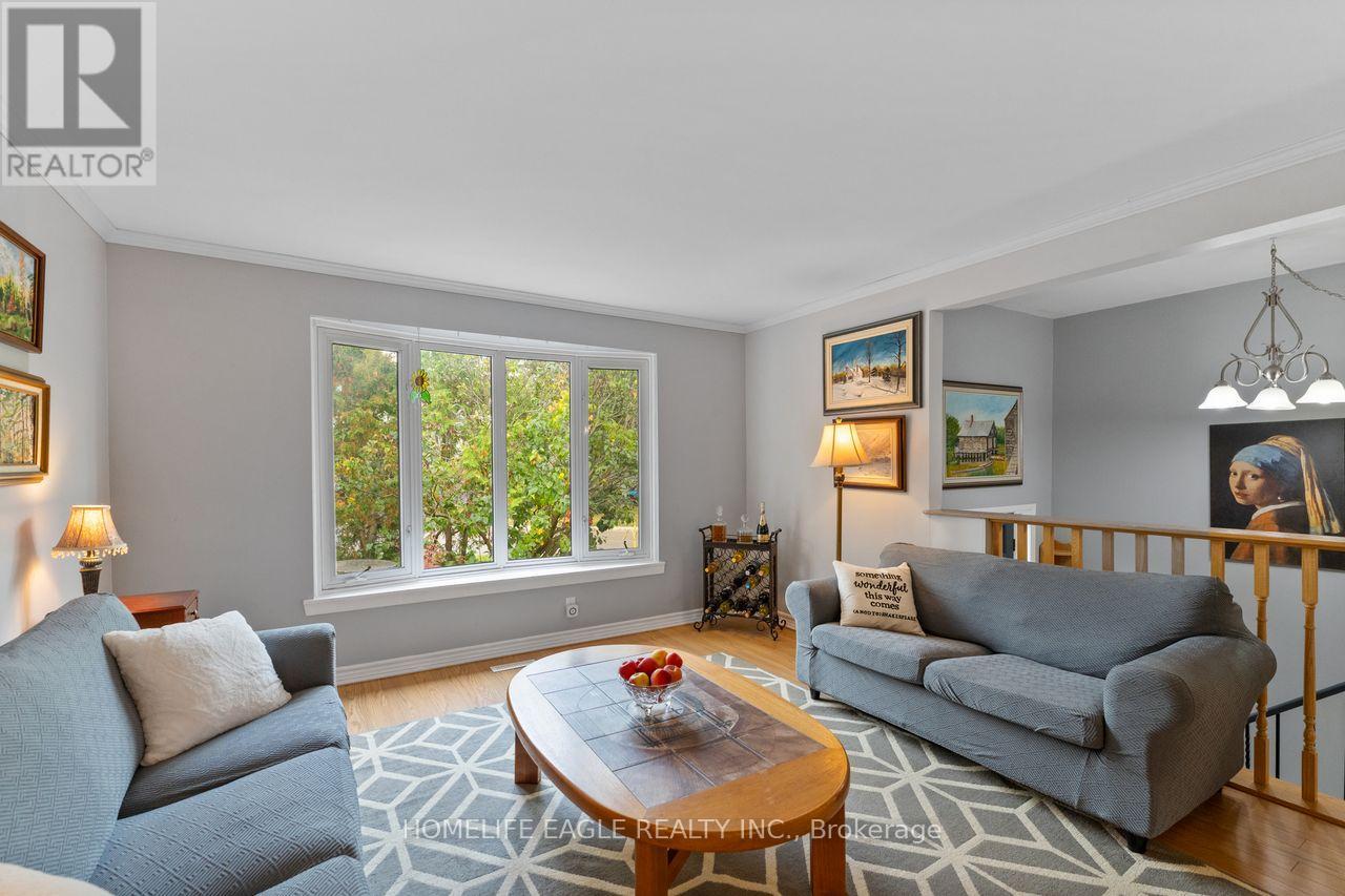 14 Lee Avenue, Bradford West Gwillimbury, Ontario  L3Z 1A9 - Photo 4 - N12731088