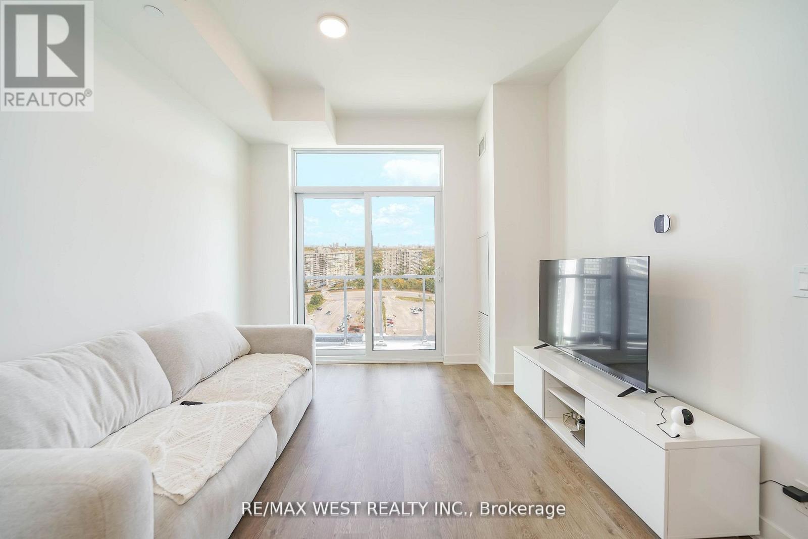 1101 - 50 Upper Mall Way, Vaughan, Ontario  L4J 0L8 - Photo 2 - N12731112