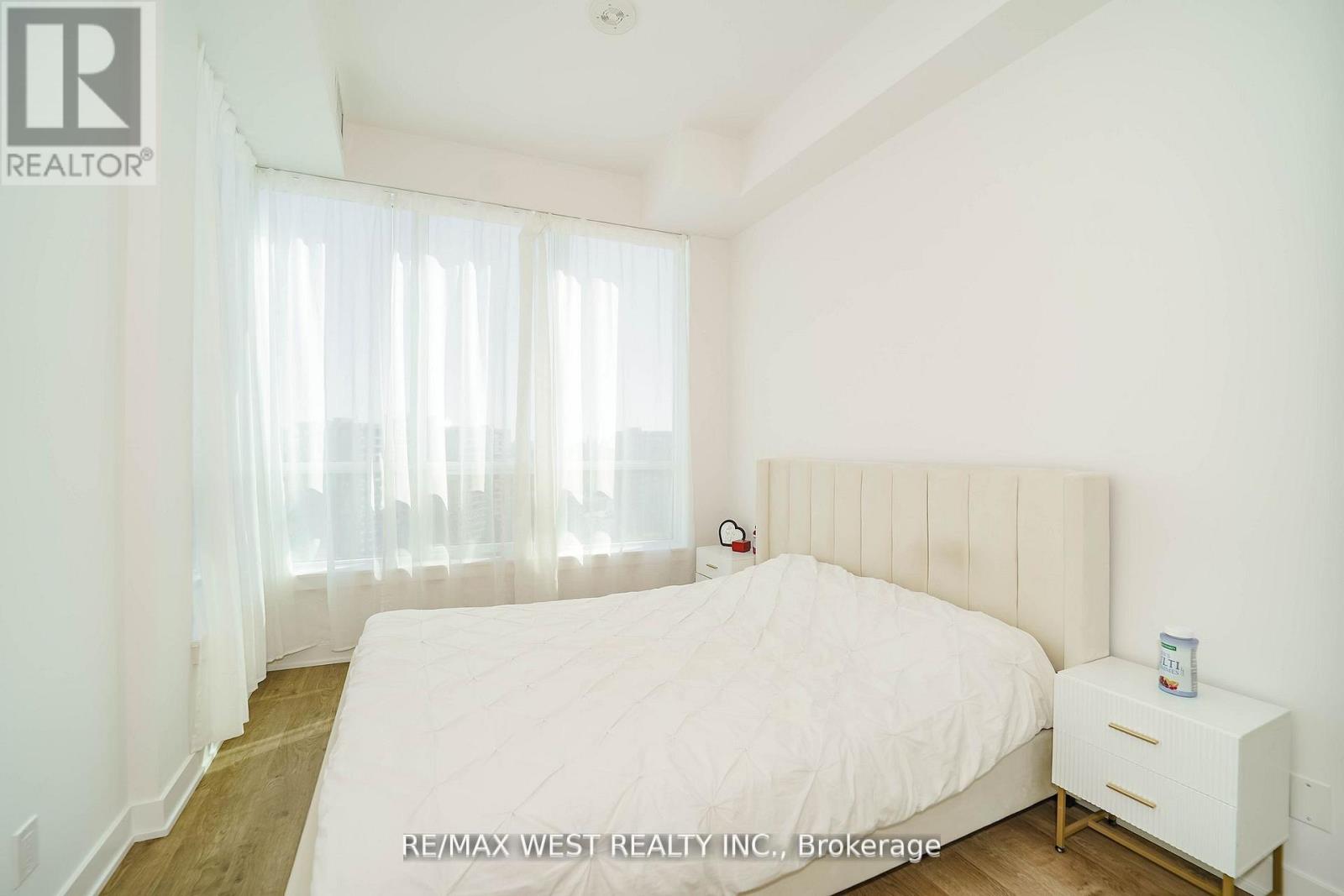 1101 - 50 Upper Mall Way, Vaughan, Ontario  L4J 0L8 - Photo 4 - N12731112