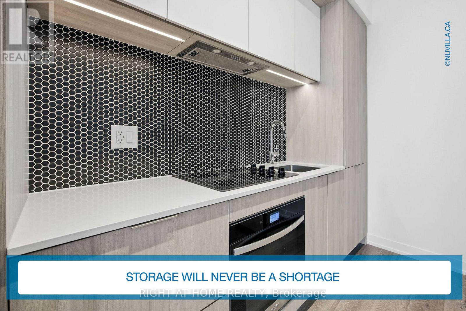 2511 - 395 Square One Drive, Mississauga, Ontario  L5B 0P6 - Photo 7 - W12731120