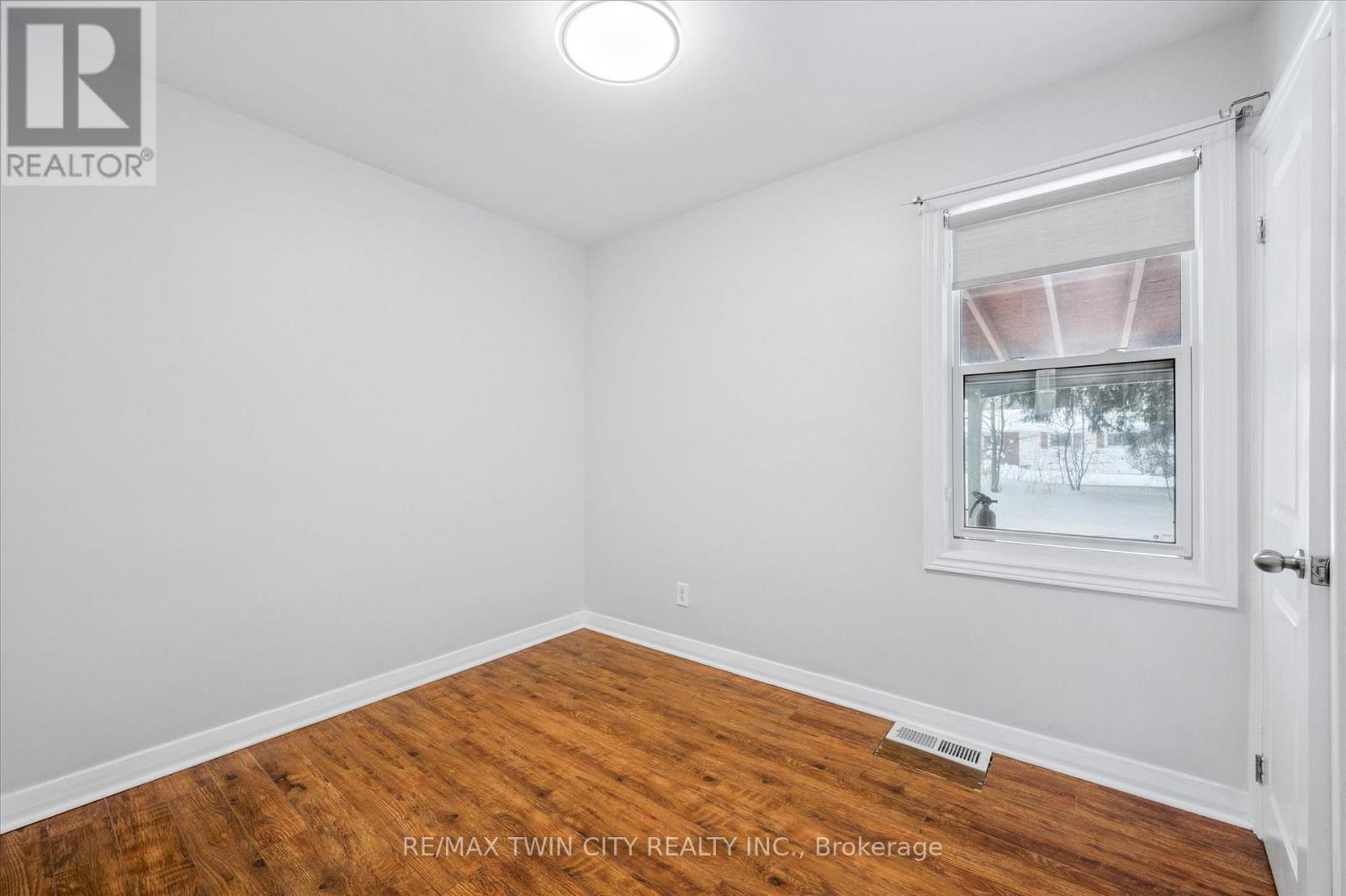 56 Columbia Street W, Waterloo, Ontario  N2L 3K5 - Photo 10 - X12731100