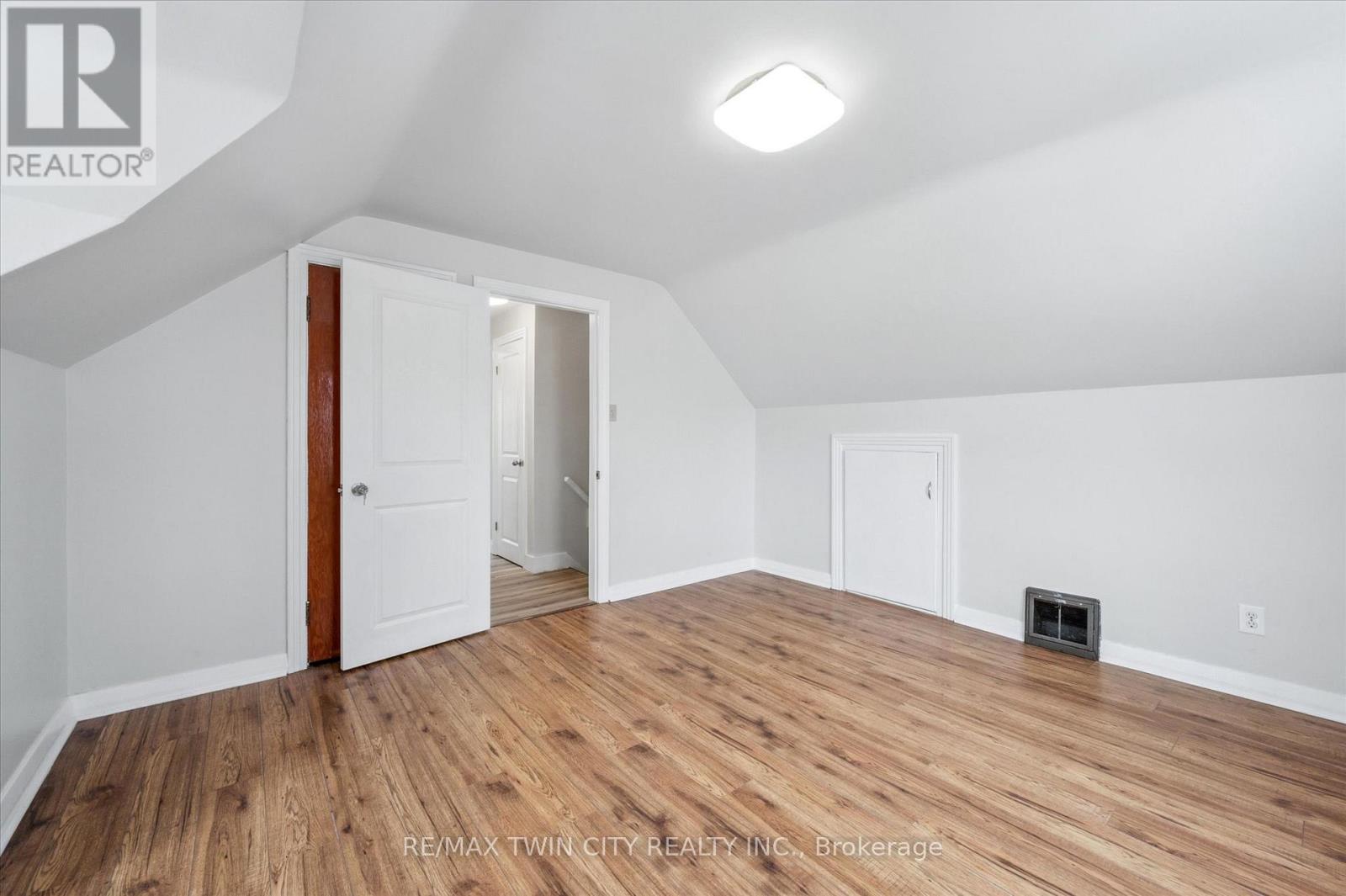 56 Columbia Street W, Waterloo, Ontario  N2L 3K5 - Photo 15 - X12731100