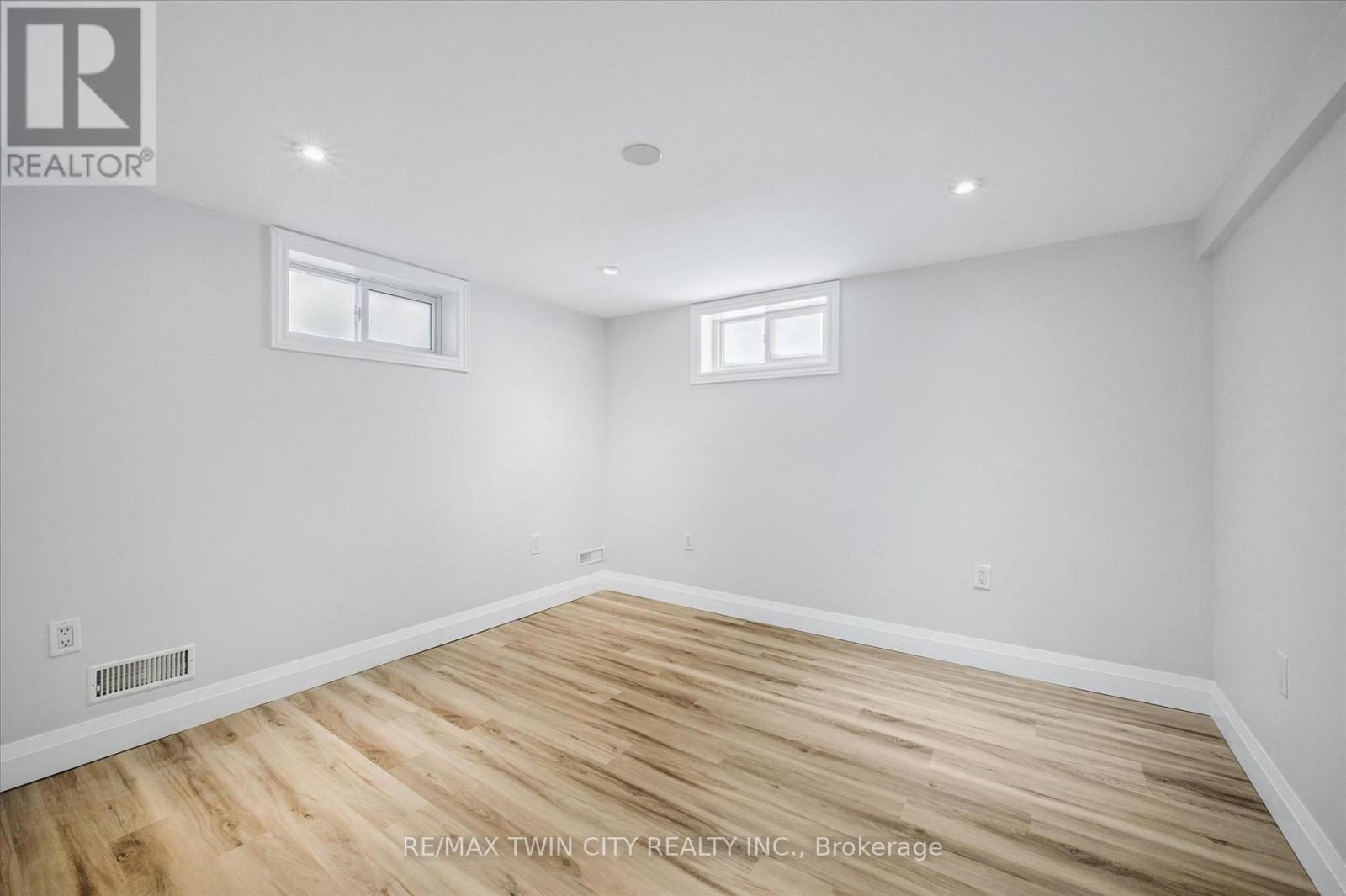 56 Columbia Street W, Waterloo, Ontario  N2L 3K5 - Photo 21 - X12731100