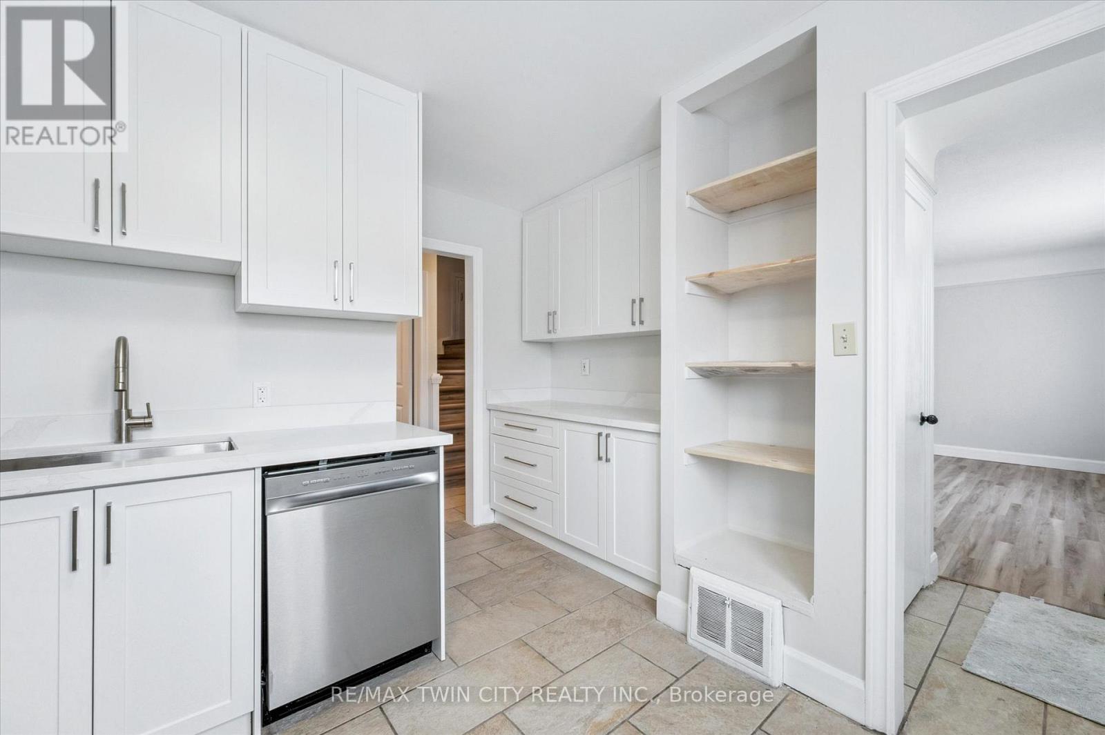 56 Columbia Street W, Waterloo, Ontario  N2L 3K5 - Photo 9 - X12731100