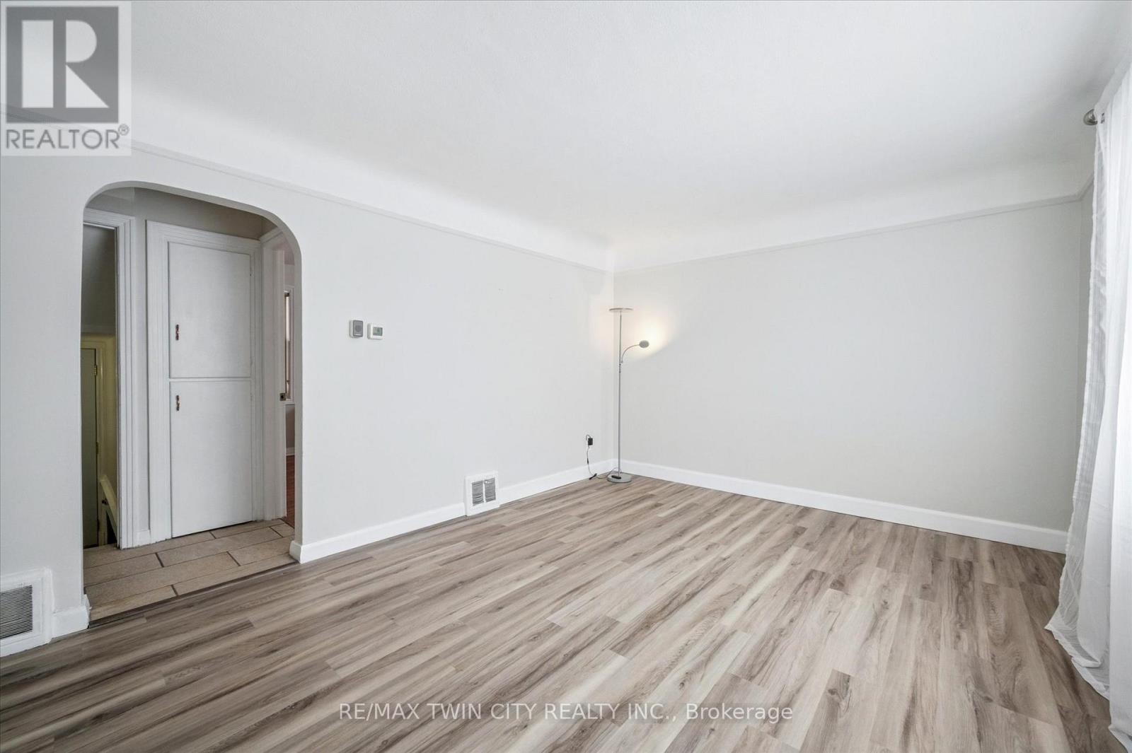 56 Columbia Street W, Waterloo, Ontario  N2L 3K5 - Photo 5 - X12731106