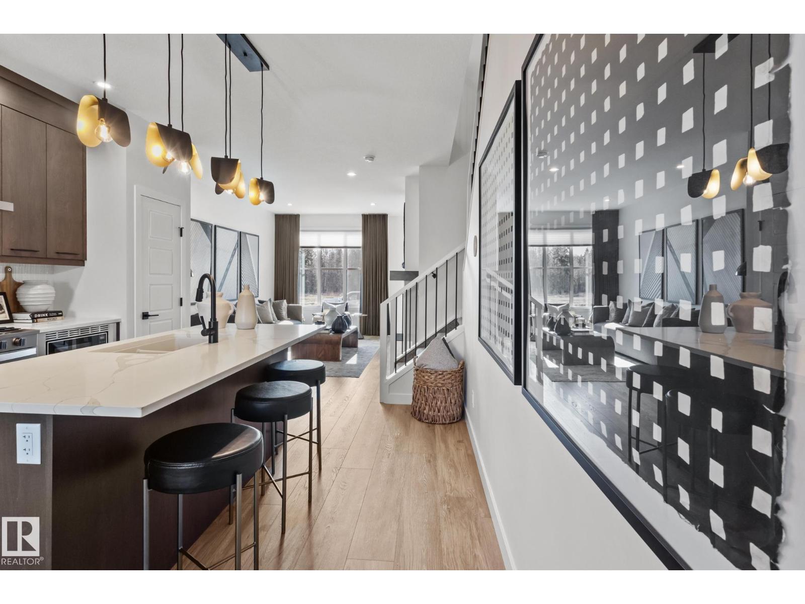 1233 Cristall Wy Sw, Edmonton, Alberta  T6W 5T1 - Photo 2 - E4471123