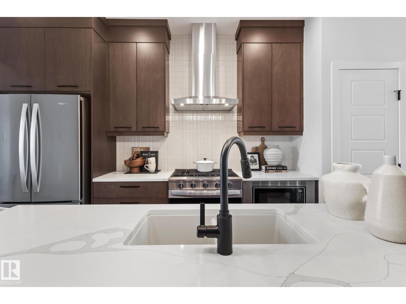 1233 Cristall Wy Sw, Edmonton, Alberta  T6W 5T1 - Photo 4 - E4471123