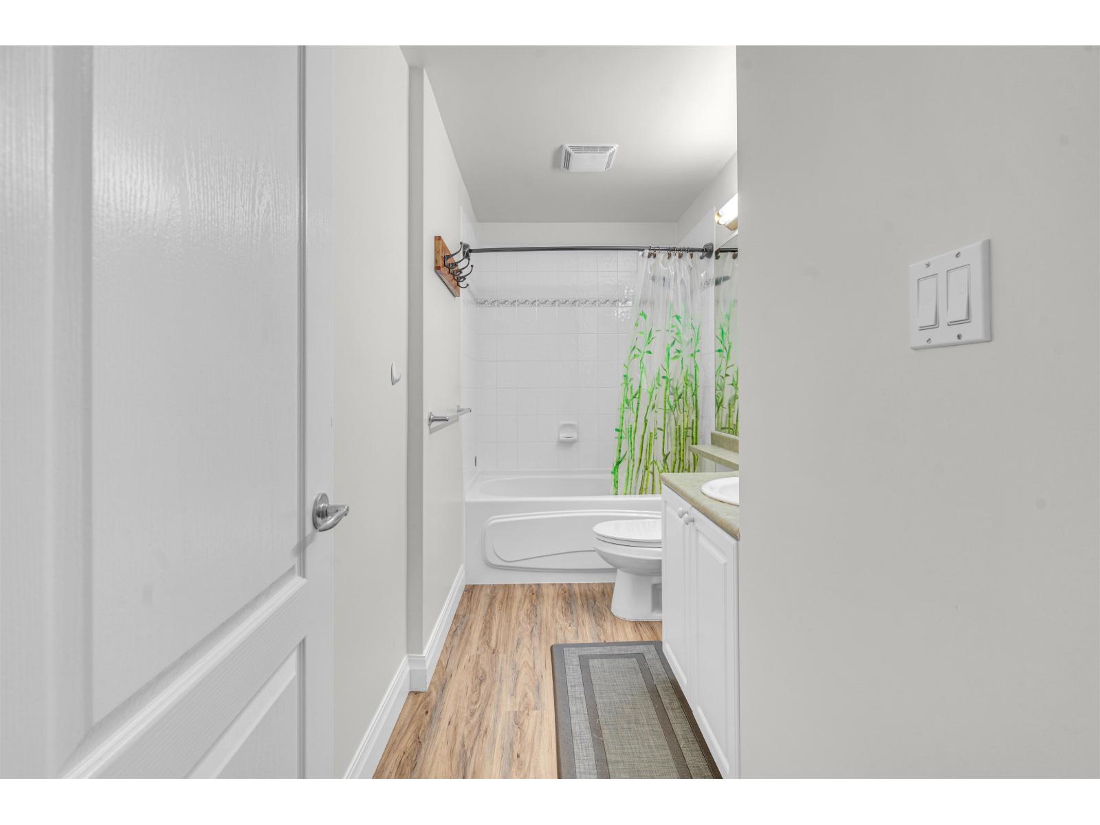 210 15220 Guildford Drive, Surrey, British Columbia  V3R 0Y6 - Photo 16 - R3026781