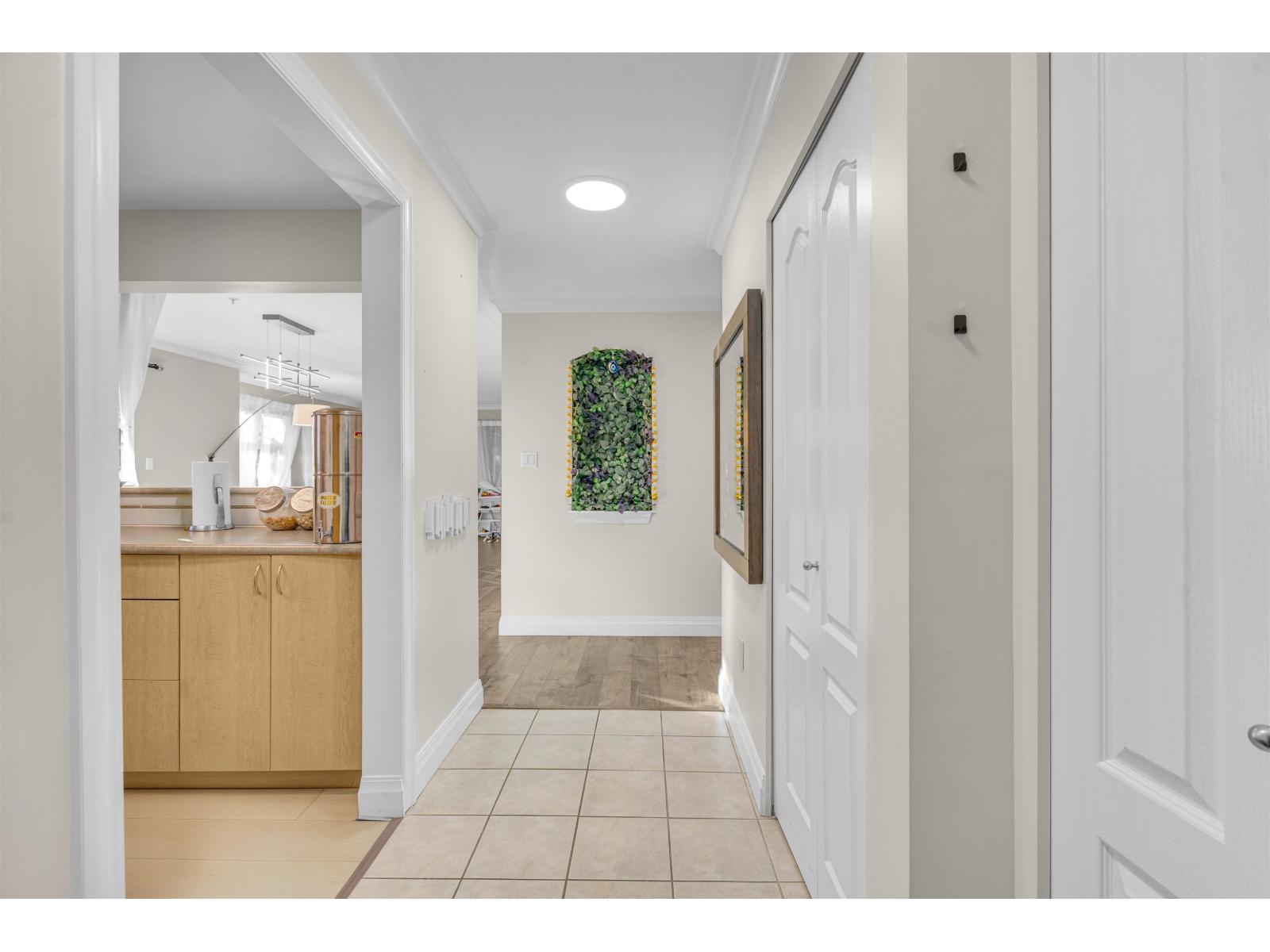 210 15220 Guildford Drive, Surrey, British Columbia  V3R 0Y6 - Photo 6 - R3026781