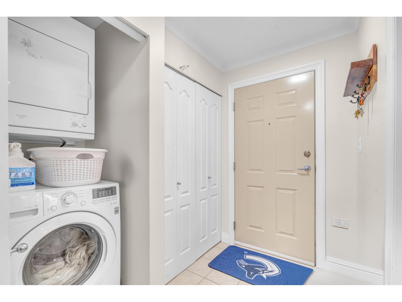 210 15220 Guildford Drive, Surrey, British Columbia  V3R 0Y6 - Photo 4 - R3026781