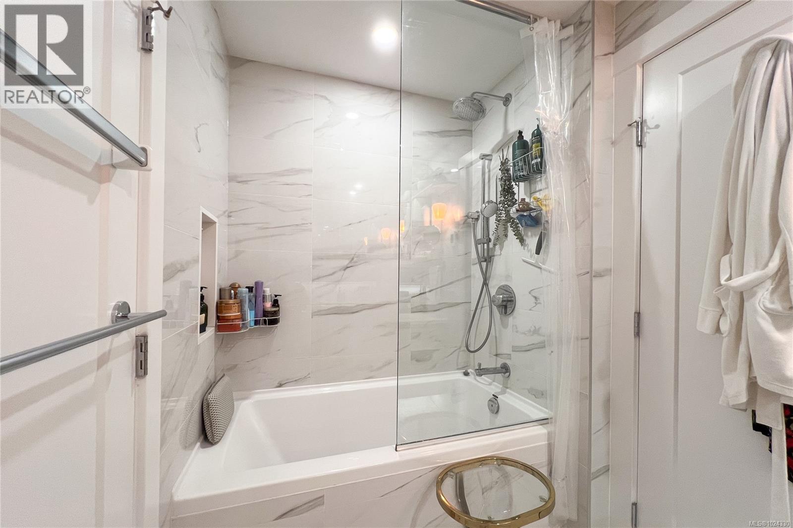 1108 777 Herald St, Victoria, British Columbia  V8T 0C7 - Photo 28 - 1024330