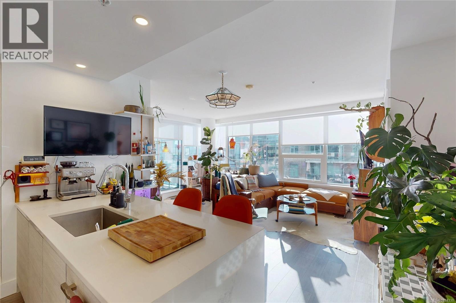 1108 777 Herald St, Victoria, British Columbia  V8T 0C7 - Photo 7 - 1024330