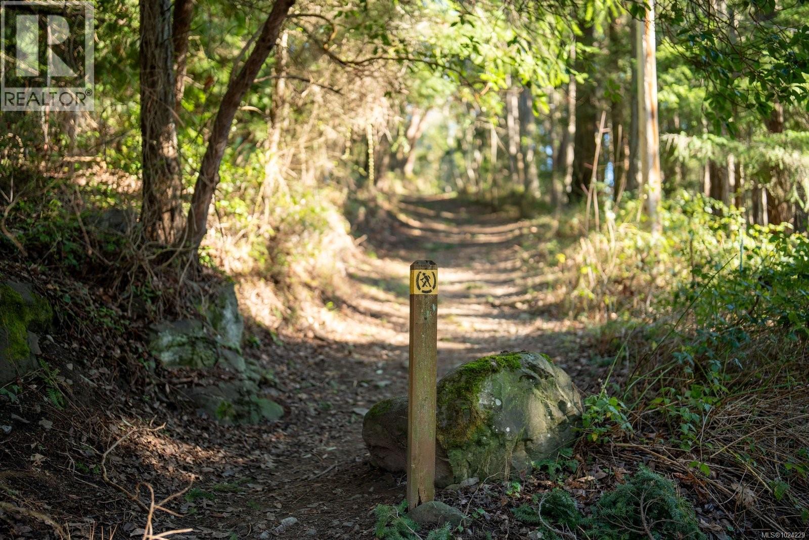 1183-1193 Hillgrove Rd, North Saanich, British Columbia  V8L 5R8 - Photo 35 - 1024229