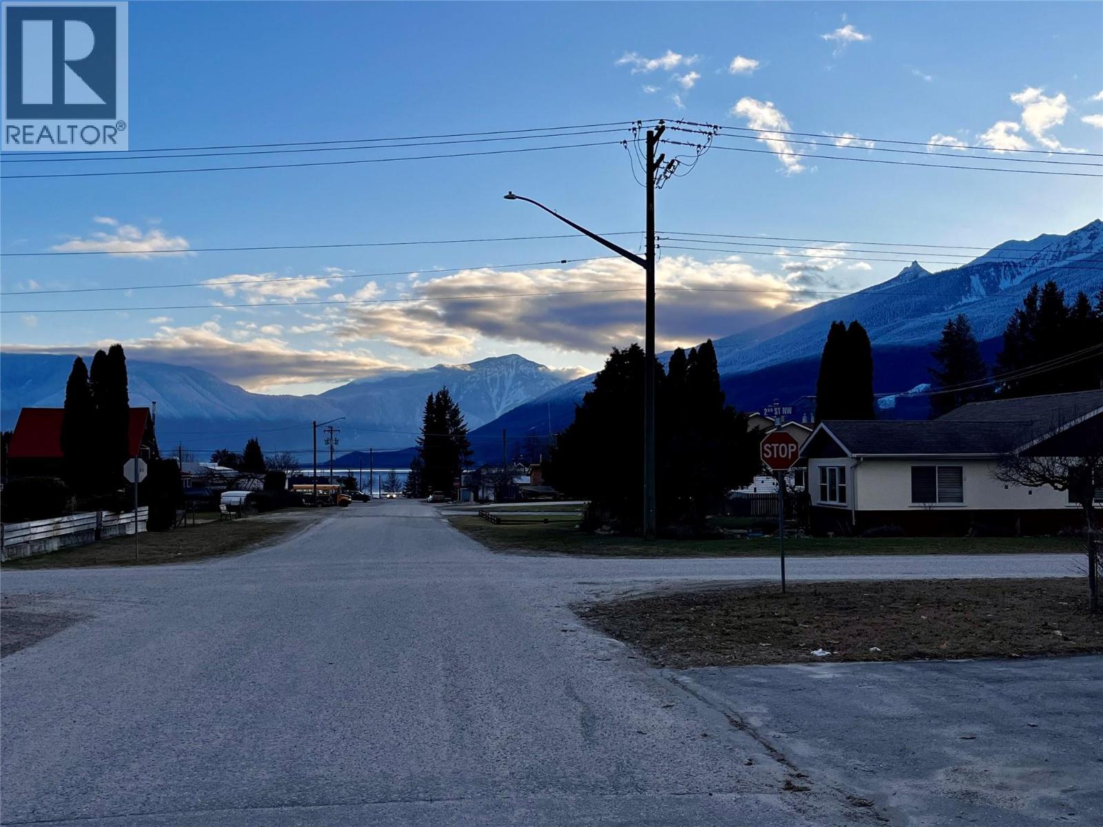 203 7th Avenue, Nakusp, British Columbia  V0G 1R0 - Photo 52 - 10373908