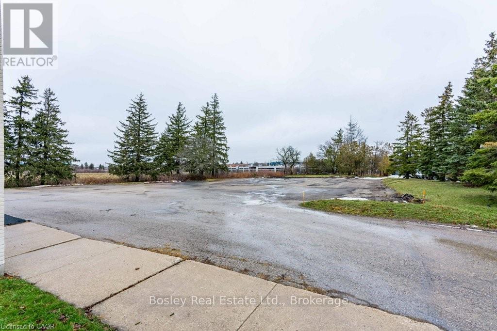440 Weber Street N, Waterloo, Ontario  N2L 4E7 - Photo 2 - X12731156