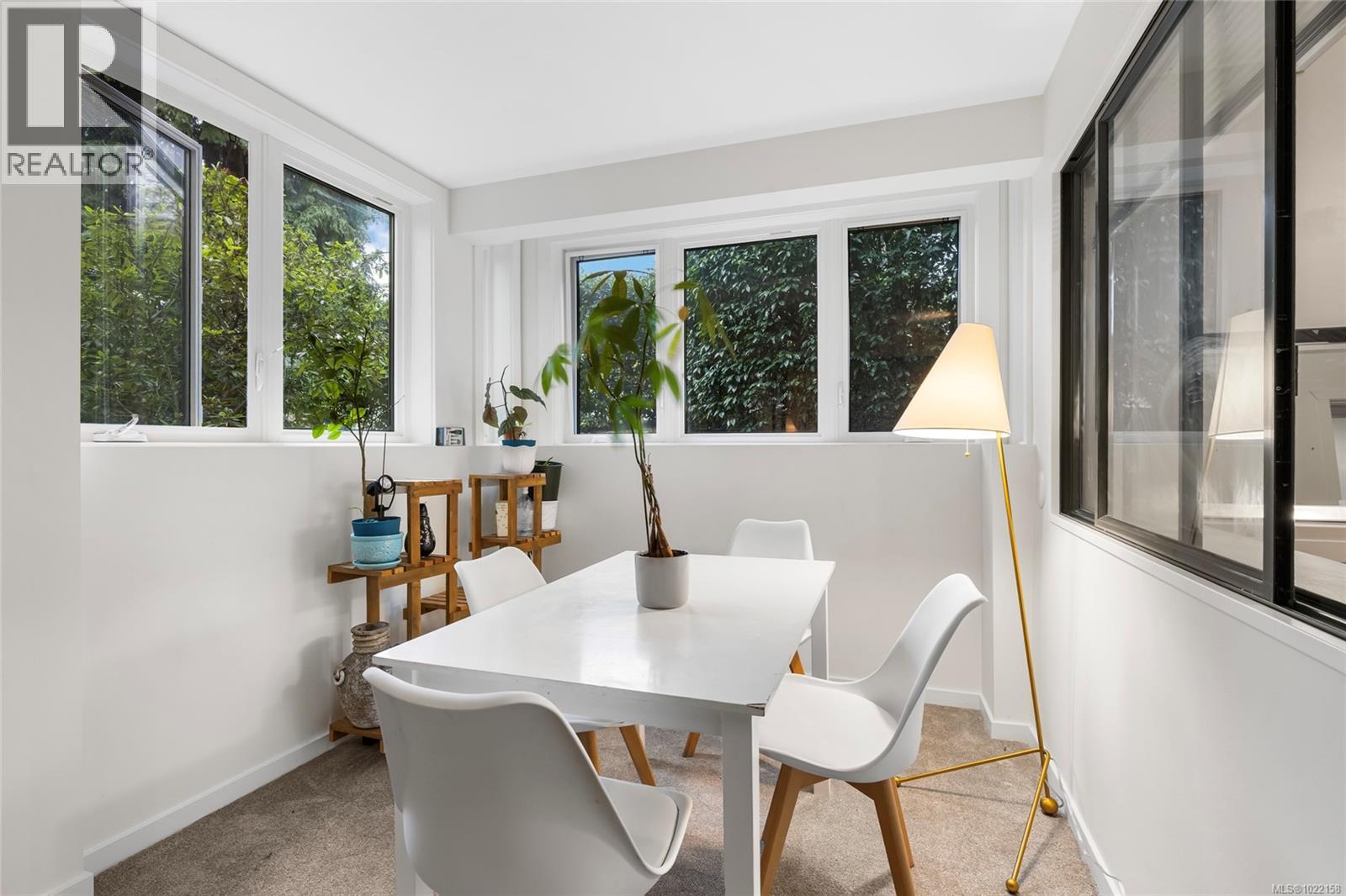 103 1875 Lansdowne Rd, Saanich, British Columbia