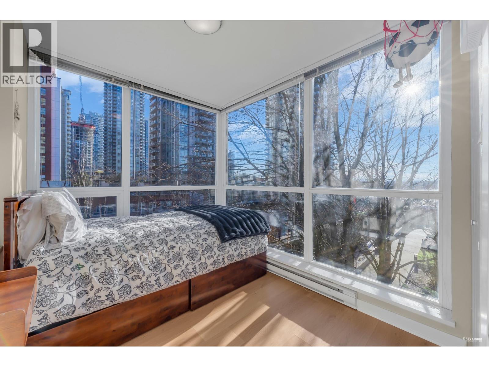 705 2978 Glen Drive, Coquitlam, British Columbia  V3B 0C3 - Photo 17 - R3083239