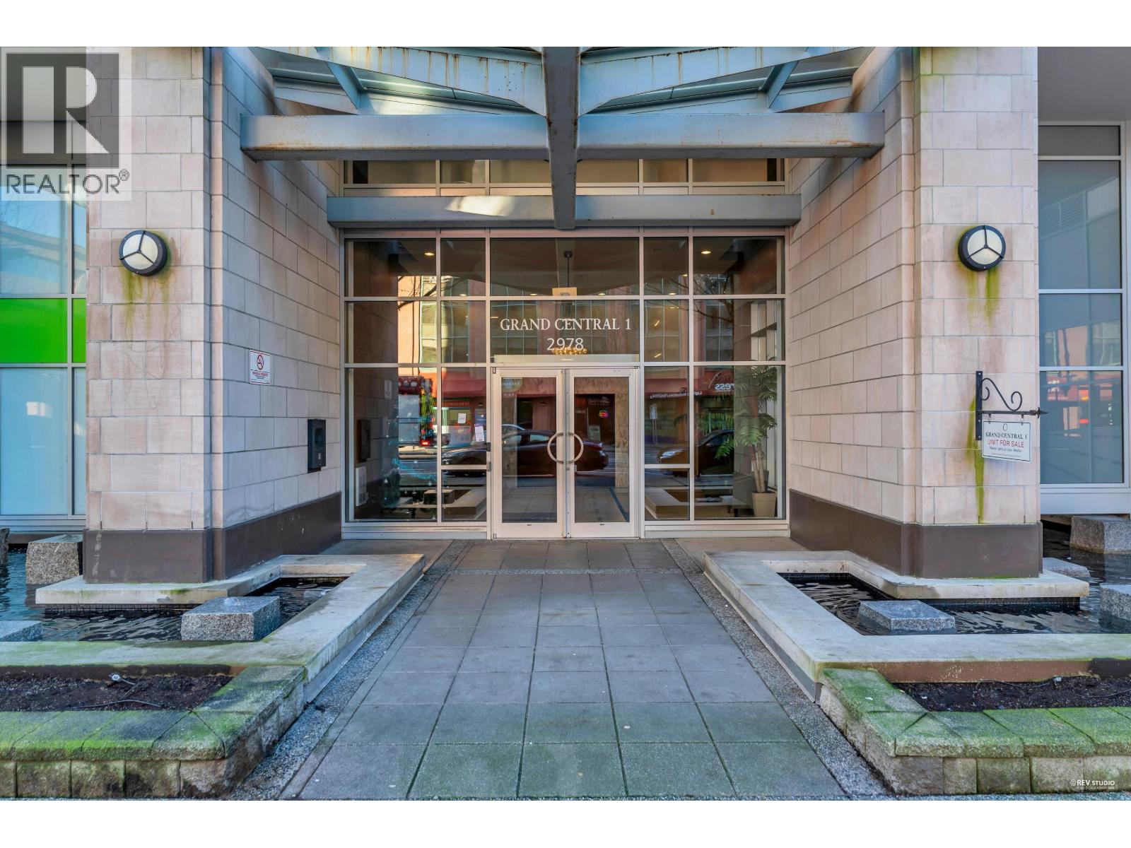 705 2978 Glen Drive, Coquitlam, British Columbia  V3B 0C3 - Photo 3 - R3083239